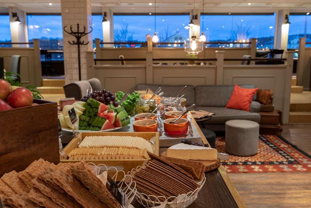 First Hotel Stadt Хернёсанд Ресторан фото