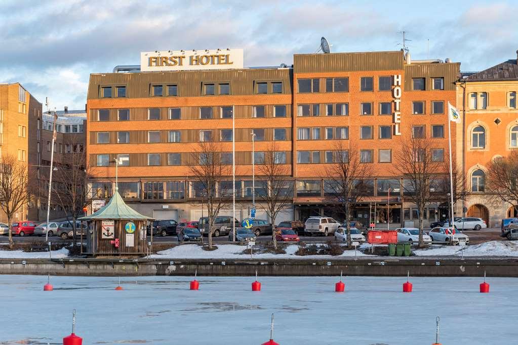 First Hotel Stadt Хернёсанд Экстерьер фото