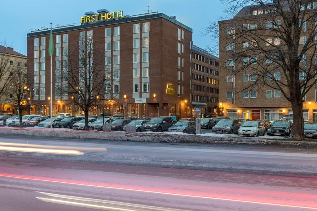 First Hotel Stadt Хернёсанд Экстерьер фото